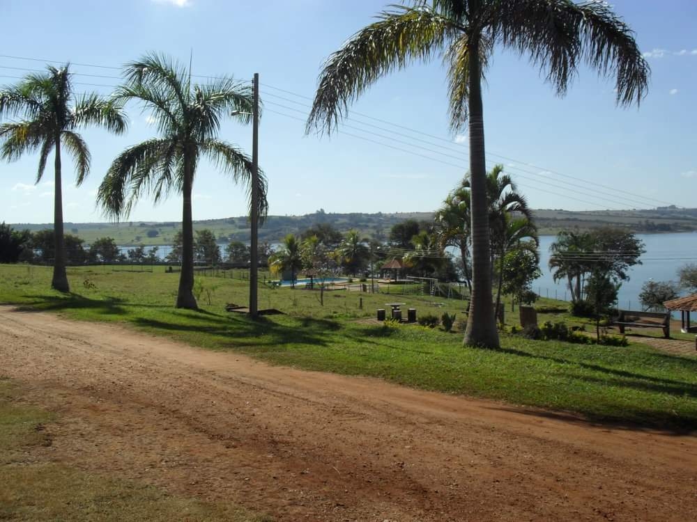 Plataforma de pesca na represa